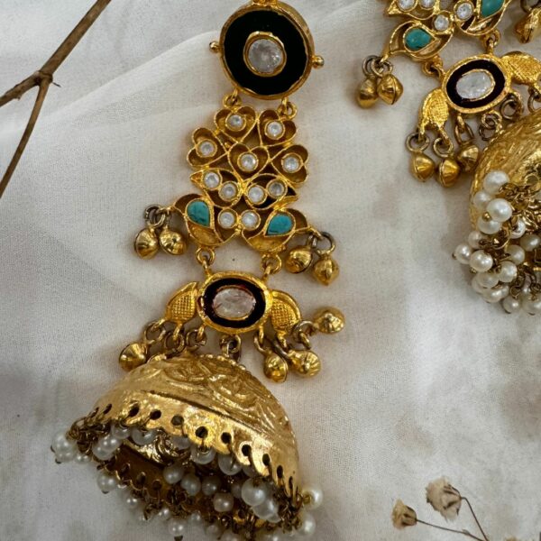 Naizhu Rhinestone Earrings - Image 2