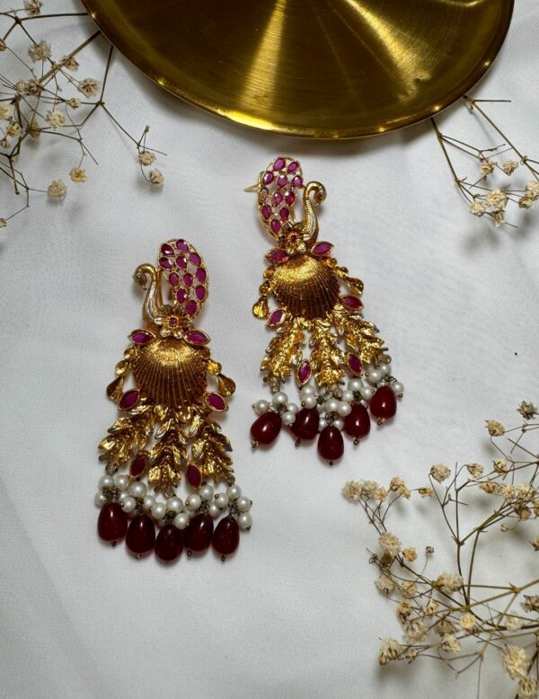 Naizhu Rhinestone Earrings - Image 3