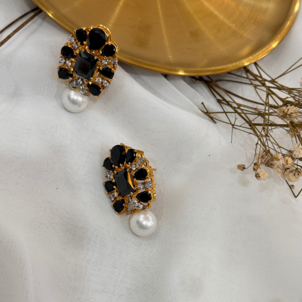 Naizhu Rhinestone Earrings - Image 6