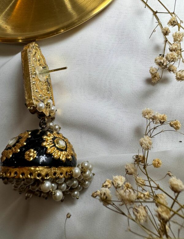 Naizhu Rhinestone Earrings - Image 3