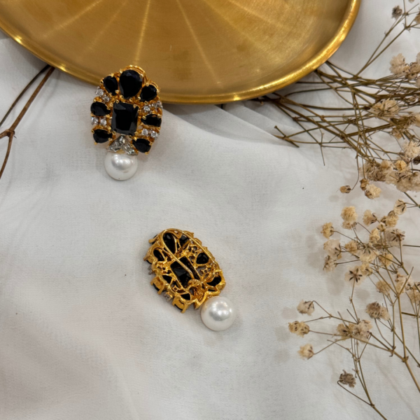 Naizhu Rhinestone Earrings - Image 4