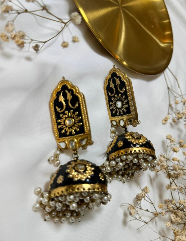 Naizhu Rhinestone Earrings - Image 6