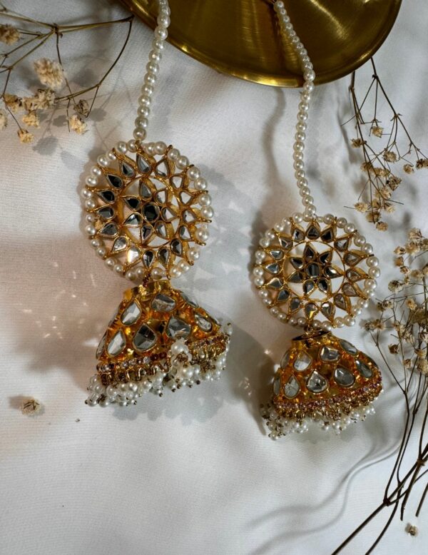Naizhu Rhinestone Earrings - Image 2