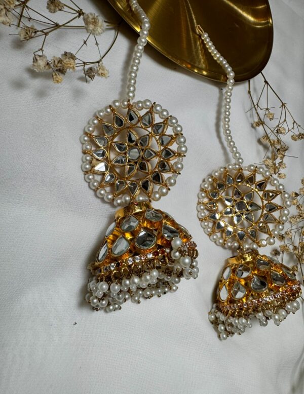 Naizhu Rhinestone Earrings - Image 3